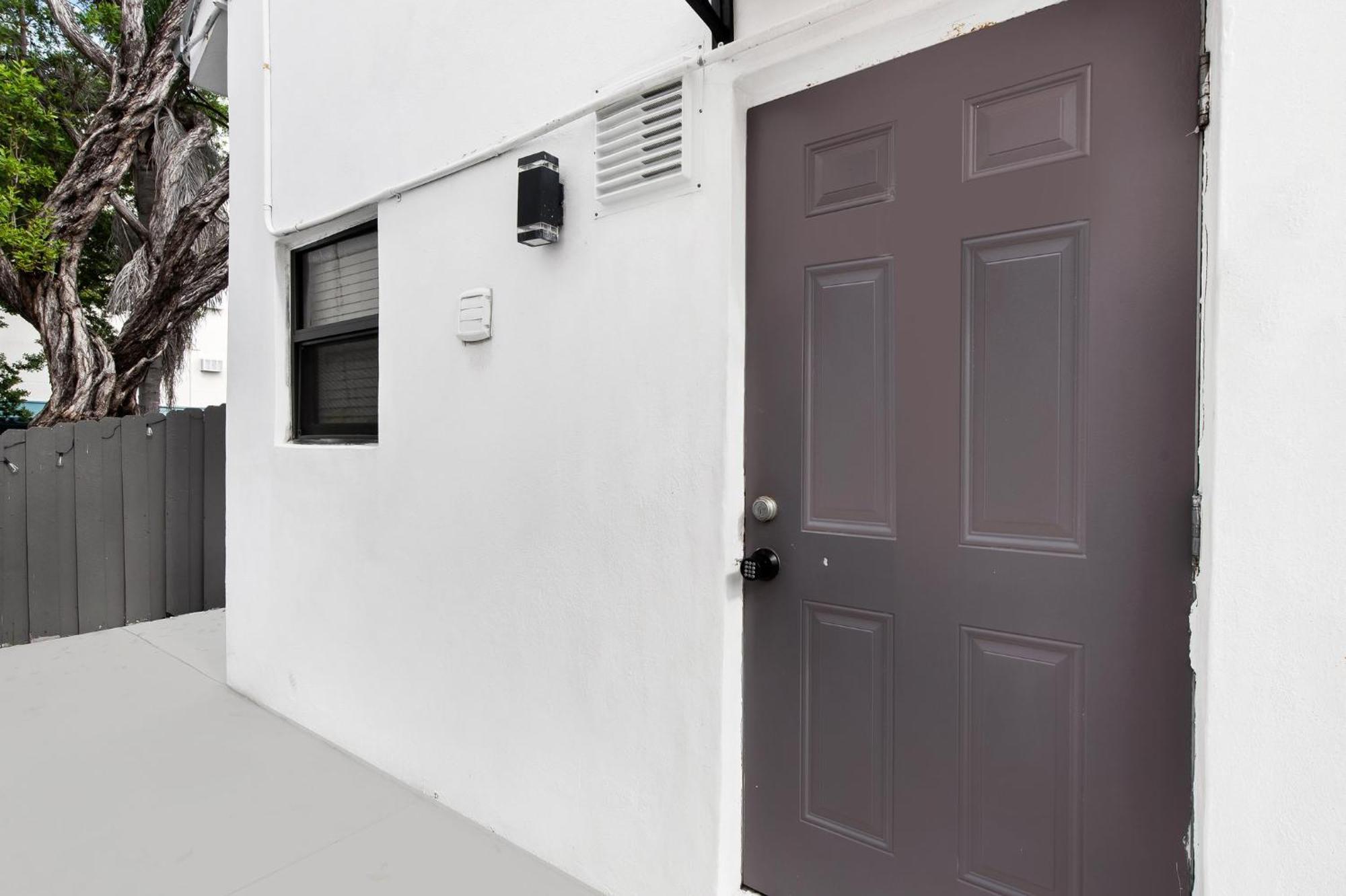 Oceanside Boutique Loft Apt Cozy Beach Unit # 7 ฮอลลีวูด ภายนอก รูปภาพ